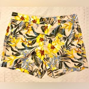 Old Navy mid-rise tropical-patterned tan linen shorts, size 4